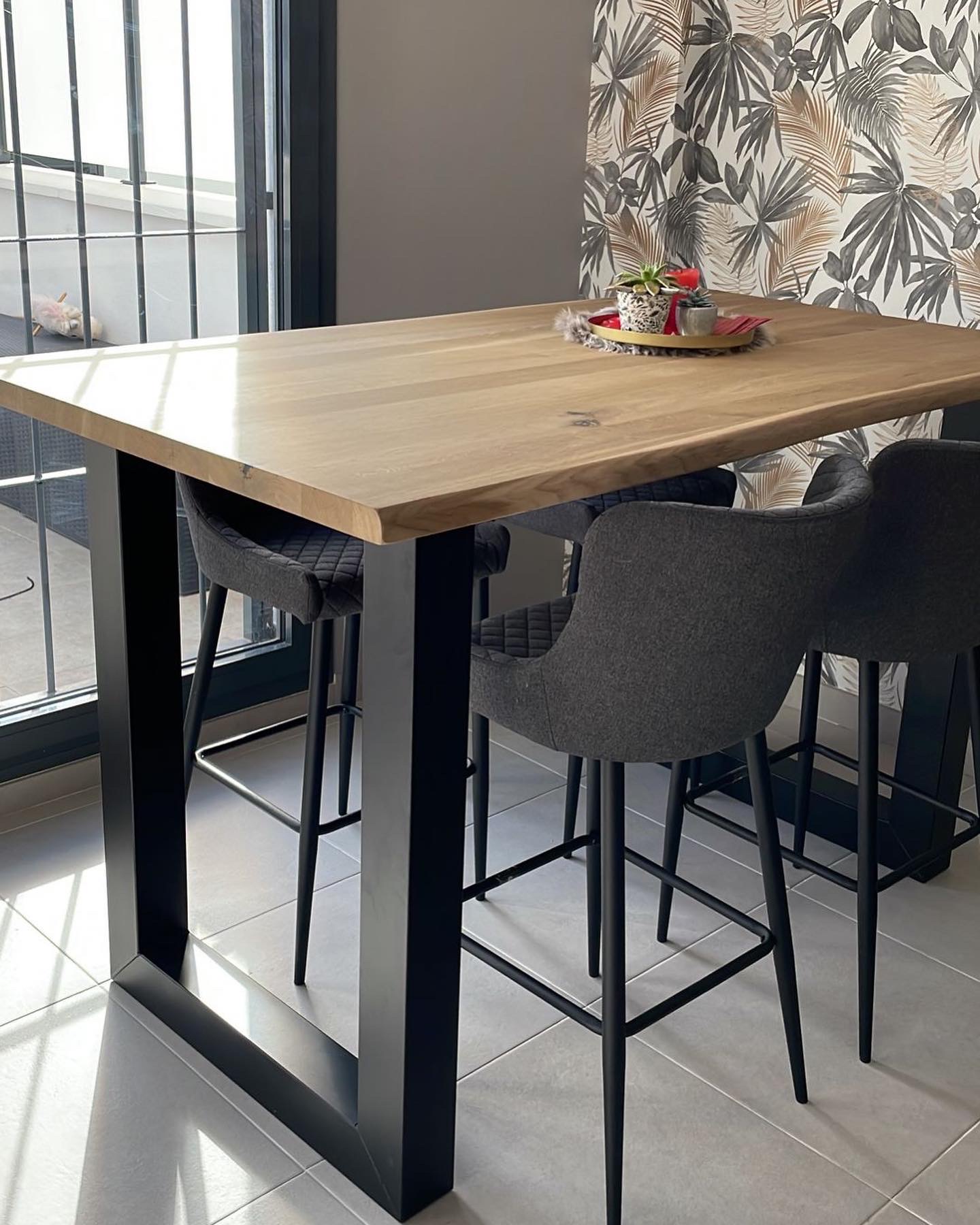 mesa alta de roble madera